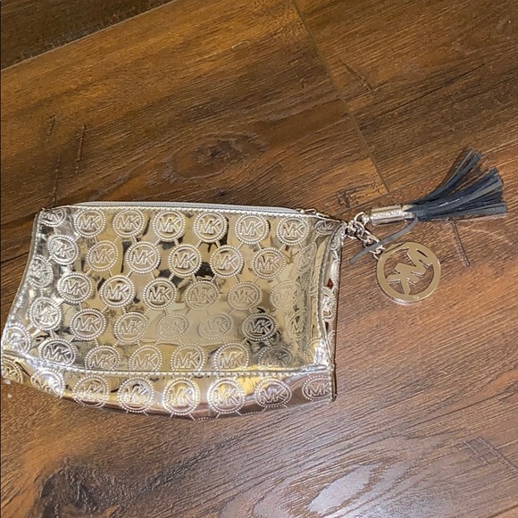 Michael Kors clutch - Picture 2 of 5